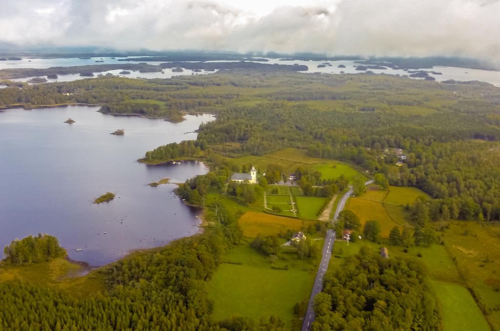 Hotel & Pensionat Bjoerkelund Stenbrohult  المظهر الخارجي الصورة