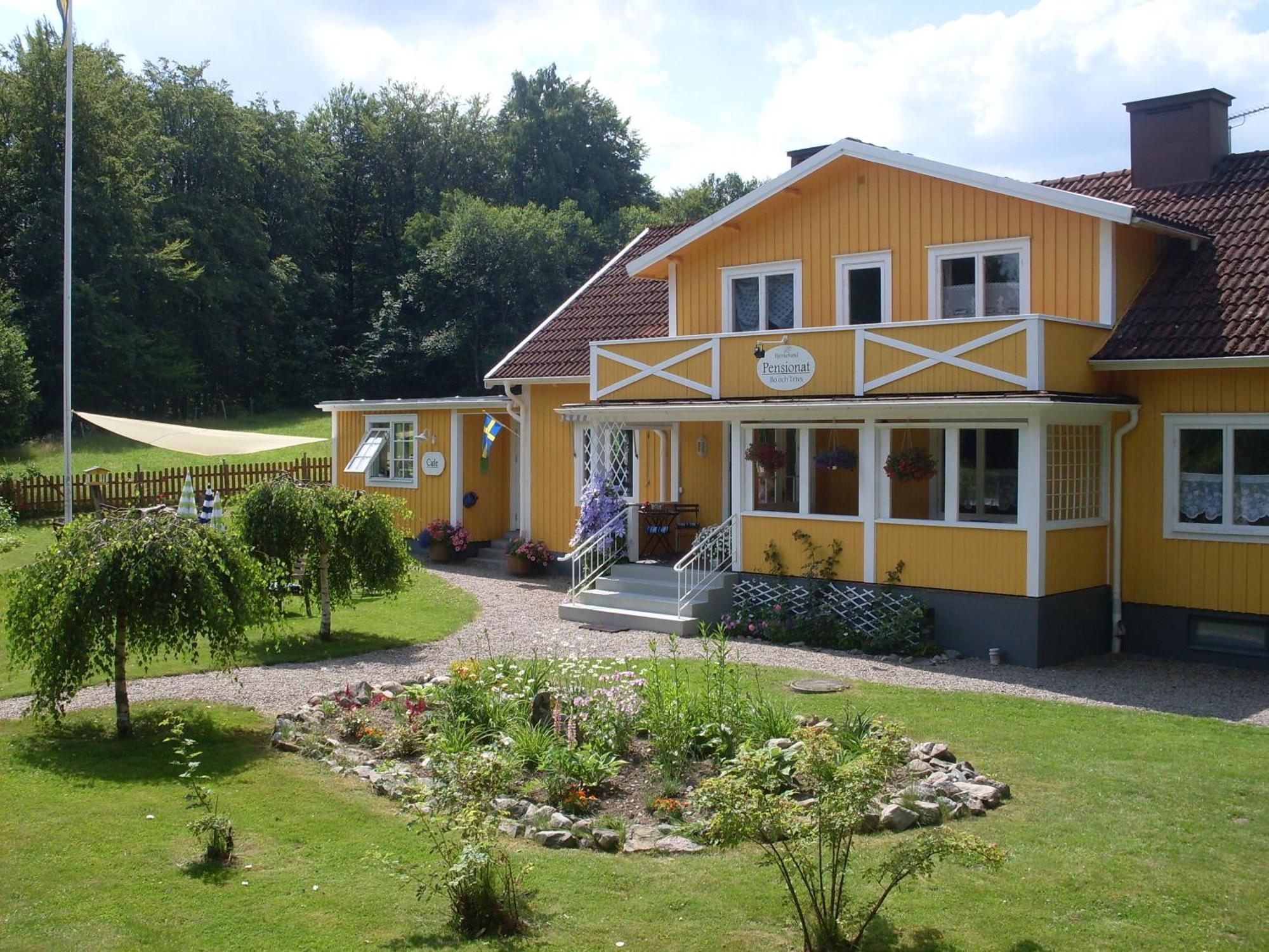 Hotel & Pensionat Bjoerkelund Stenbrohult  المظهر الخارجي الصورة