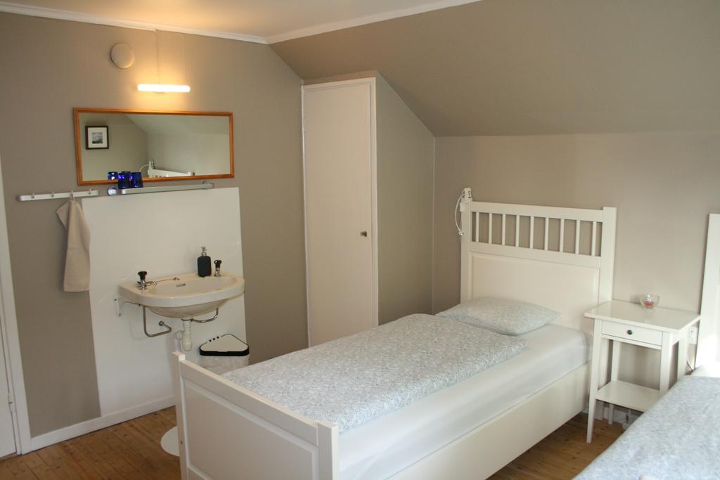 Hotel & Pensionat Bjoerkelund Stenbrohult  المظهر الخارجي الصورة