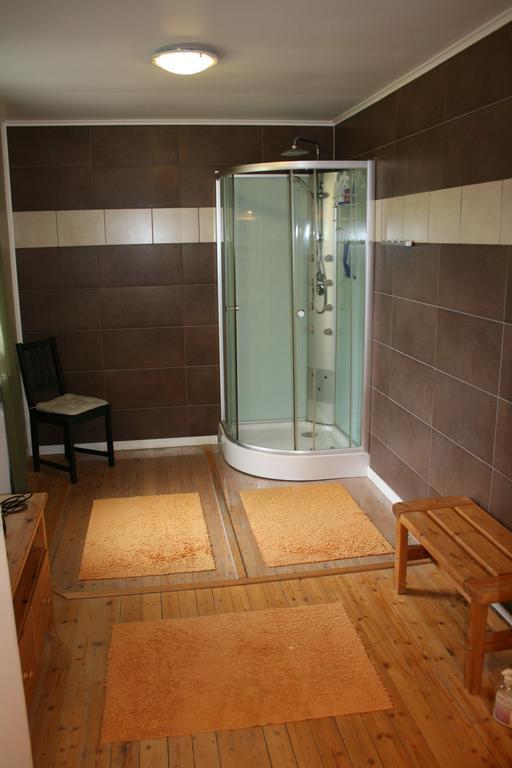 Hotel & Pensionat Bjoerkelund Stenbrohult  المظهر الخارجي الصورة