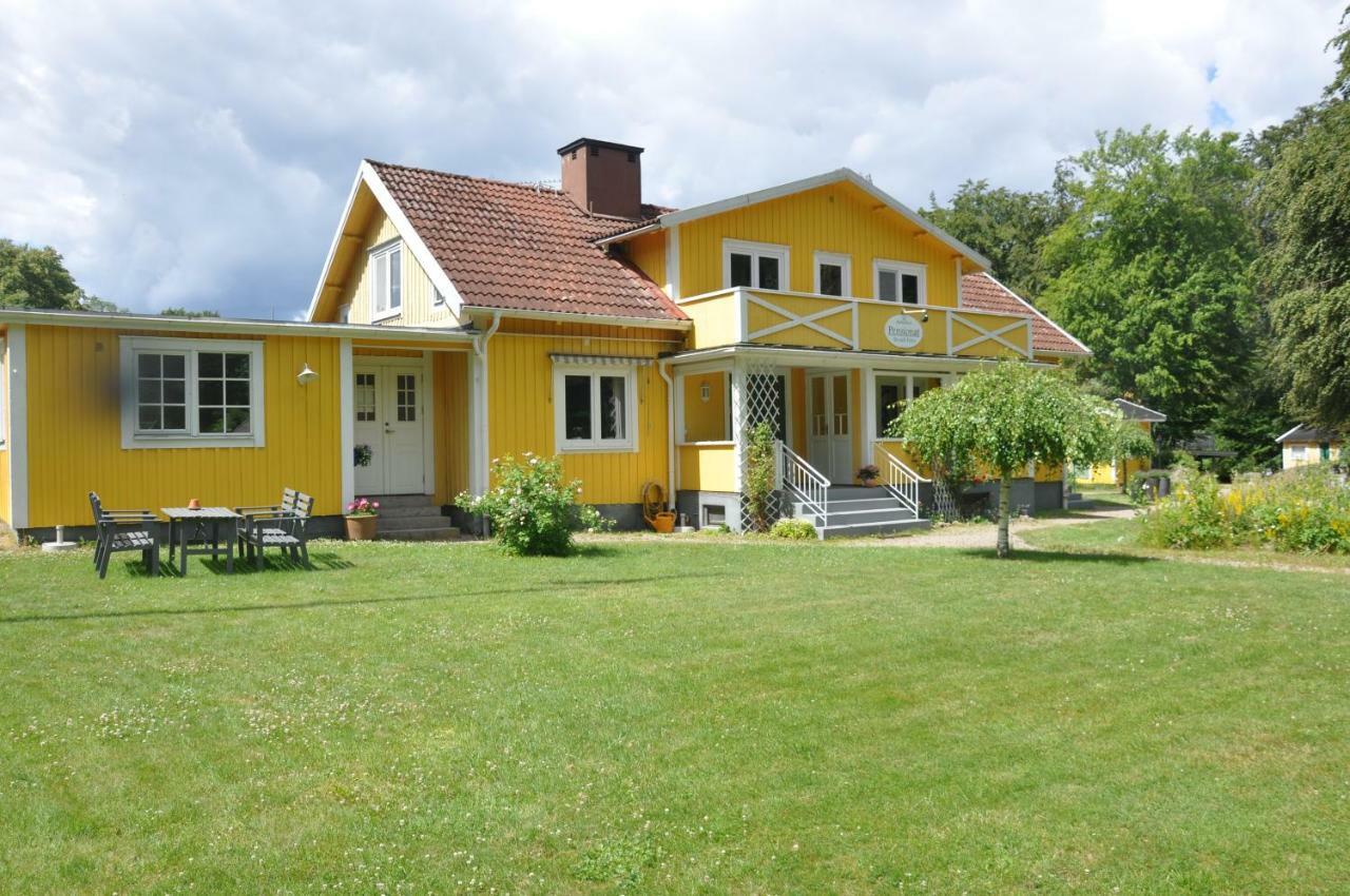 Hotel & Pensionat Bjoerkelund Stenbrohult  المظهر الخارجي الصورة