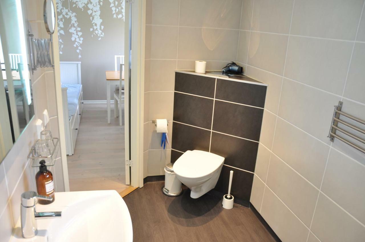 Hotel & Pensionat Bjoerkelund Stenbrohult  المظهر الخارجي الصورة