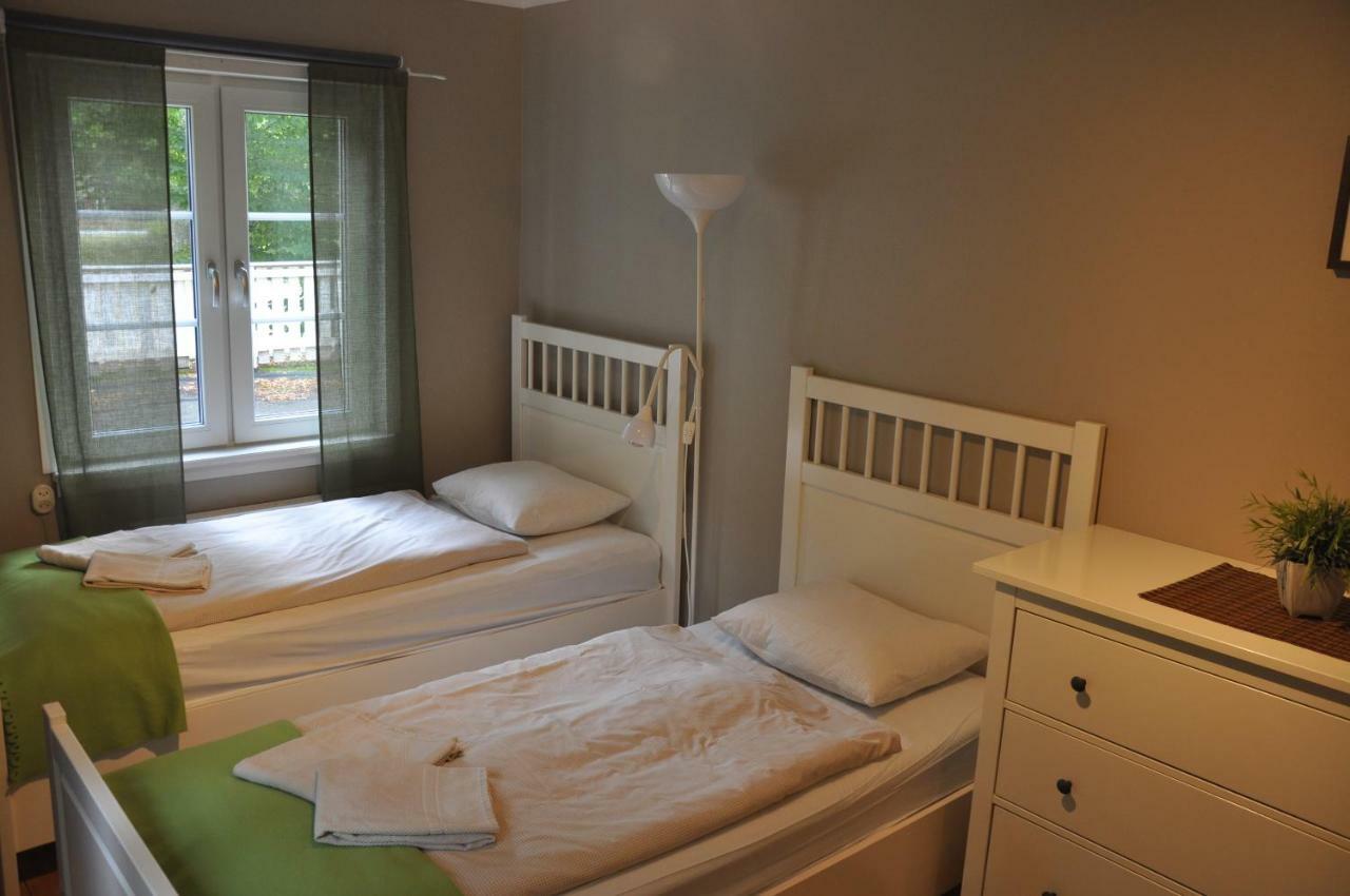 Hotel & Pensionat Bjoerkelund Stenbrohult  المظهر الخارجي الصورة